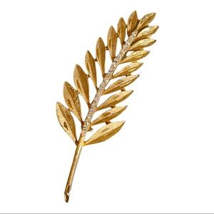 VINTAGE Brooch Lovely Gold Tone Fern with Crystals